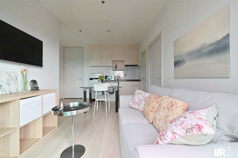 Noble Revolve Ratchada 2 Elevate Comfort at an Unbeatable Price near MRT Cultural Center of Thailand Station