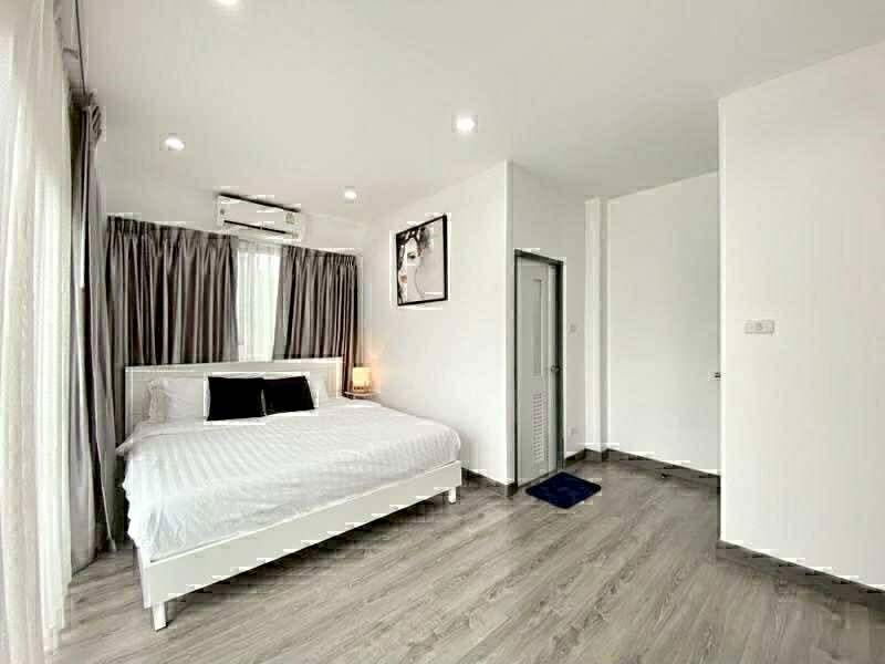 รูป ขายพลูวิลล่าหรู หมู่บ้านวังตาล – ใกล้สนามบิน เมืองเชียงใหม่ ตกแต่งสวย เฟอร์ฯครบ ใกล้โรงเรียนนานาชาติหลายแห่ง T.0946511456 - รูปที่ 7/12