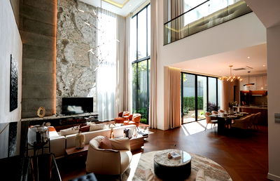 ขายบ้านเดี่ยว : TA8410📲LineID @556ryccg🏛️บ้านหรู 540ตรม 4ห้องนอนใหญ่ 1ห้องแม่บ้าน🏢ลิฟท์🌳Courtyard BuGaan กรุงเทพกรีฑา พร้อมเฟอร์นิเจอร์ ใกล้โรงเรียนนานาชาติ