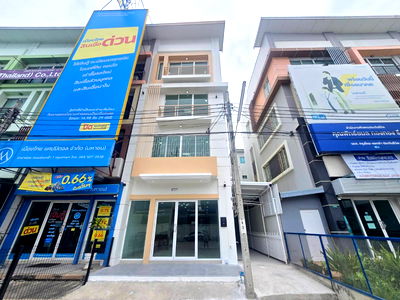 โฮมออฟฟิศ ถนนร่มเกล้า : Home Office แต่งใหม่ ม.อาร์เค บิซ เซ็นเตอร์ มอเตอร์เวย์–แอร์พอร์ตลิงค์ RK Biz Center Motorway–Airport link ทำเลดี ค้าขายได้ ติดถนนใหญ่