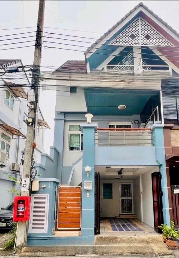 picture For Sale: 3-Storey Townhouse at Merit Place Ladprao 87  Prime Location Near Ekamai–Ramintra Expressway | Multiple Access Routes  - 2/14