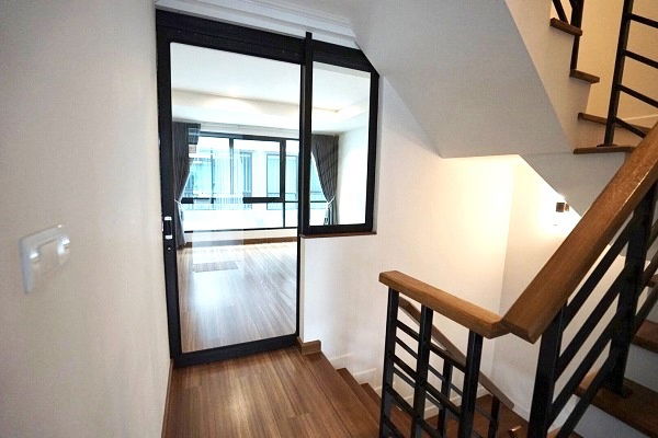 picture 3-story townhouse for rent near The Mall Bangkapi, 220 sq m. 4 bedrooms, 3 bathrooms, 5 air conditioners, fully furnished and equipped. - 5/7