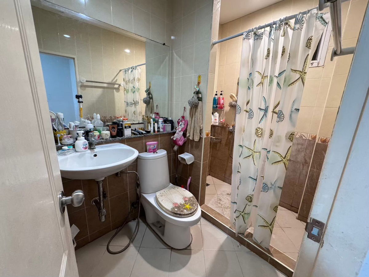 รูป ขายทาวน์เฮ้าส์ 2ชั้น พื้นที่ 20ตร.ว.มบ.สิริวิลล่า ถ.พุทธมณฑลสาย4ซอย1 ต.อ้อมน้อย อ.กระทุ่มแบน  จ.สมุทรสาคร ขายราคาถูกสดในหมูบ้าน - รูปที่ 8/12