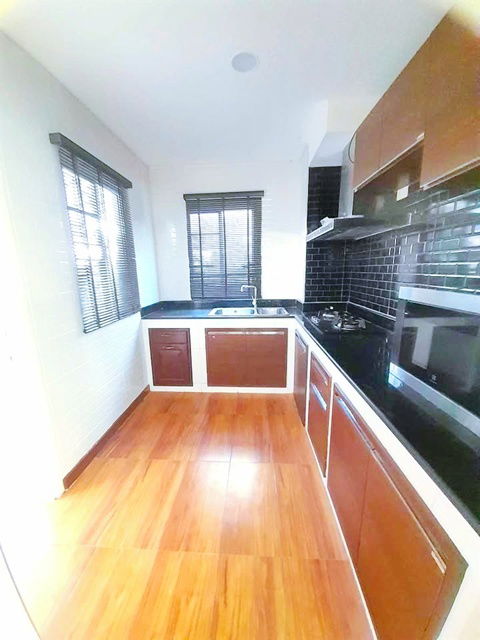 รูป ให้เช่าบ้านเดี่ยว 2 ชั้น สุดหรู เฉลิมพระเกียรติ ร. 9 ซอย 87 คฤหาสน์ พร้อมเฟอร์ฯ 62ตร.วา. เดอะ พาซิโอ มอลล์ 3.2 กม. ARL บ้านทับช้าง 900ม. - รูปที่ 5/8