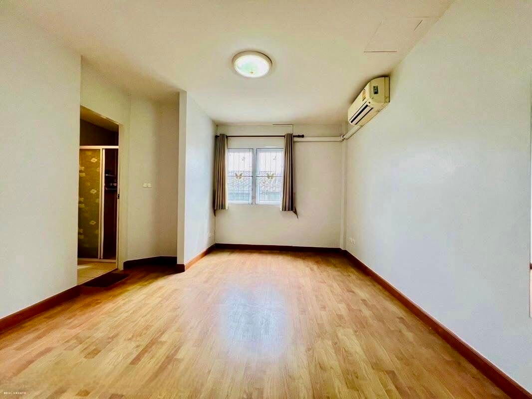 picture For Sale: 3-Storey Townhouse at Merit Place Ladprao 87  Prime Location Near Ekamai–Ramintra Expressway | Multiple Access Routes  - 11/14