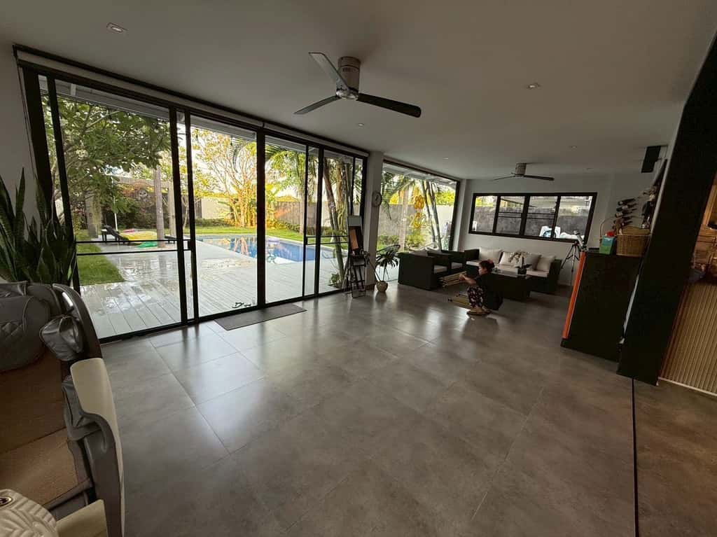 picture Modern 4-Bedroom Pool Villa in Wang Tan Village Project - 5/15