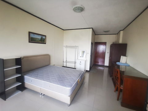 Room for rent! 29 sqm. near Big C Ladphrao,Central Eastville Partial Furnished.