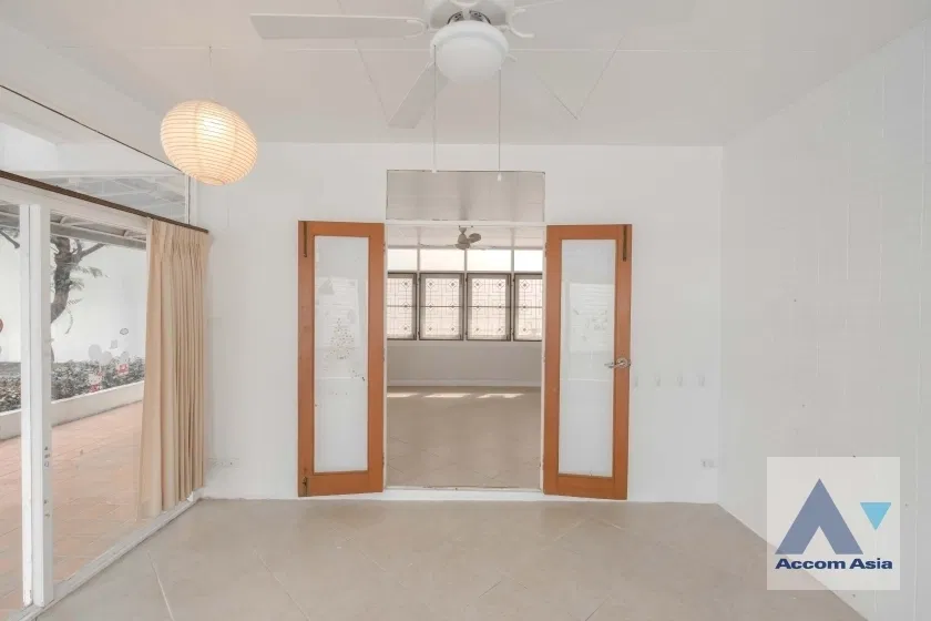 picture 🔼🔽 AccomA 📩 Home Office,Pet friendly 3 BR House in  Lumphini (1713048) - 7/20