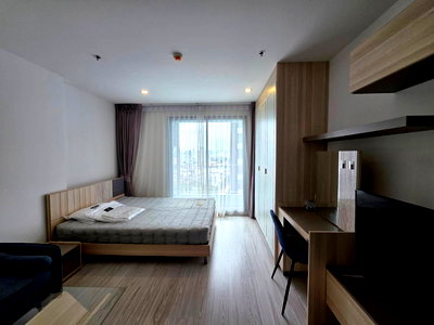 Condos for rent MRT Bang Sue : Y094📌 Condo for rent, Ideo Mobi Bangsue Grand Interchange, MRT Tao Poon, with furniture and appliances, ready to move in.