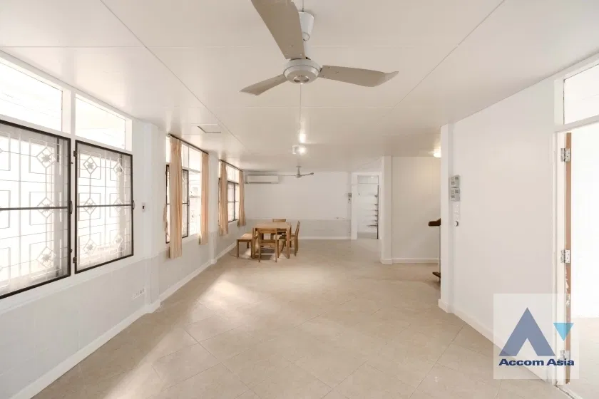 picture 🔼🔽 AccomA 📩 Home Office,Pet friendly 3 BR House in  Lumphini (1713048) - 3/20