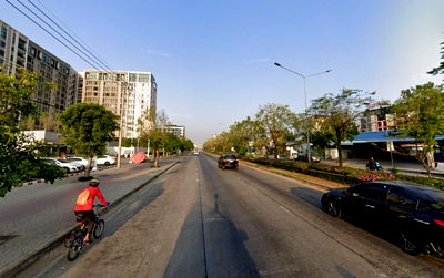 ที่ดิน ม.ราชภัฏพระนคร : ขายที่ดินเปล่า ติดถนนเทพรักษ์ ใกล้ BTS สถานีสายหยุดเพียง 350 เมตร