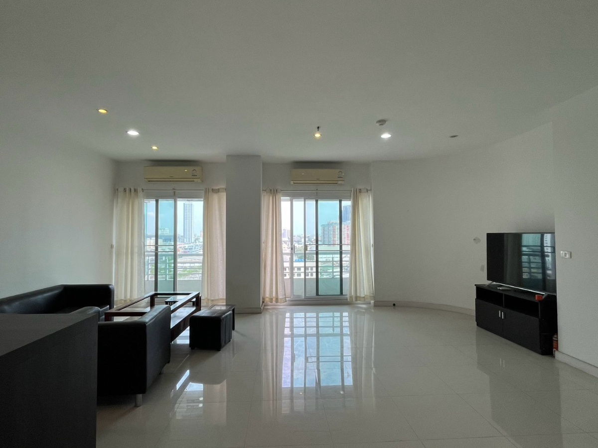picture Condo for Sale at The Fourwings Residence, 3 Bedrooms, Huamak – Srinakarin. - 2/16
