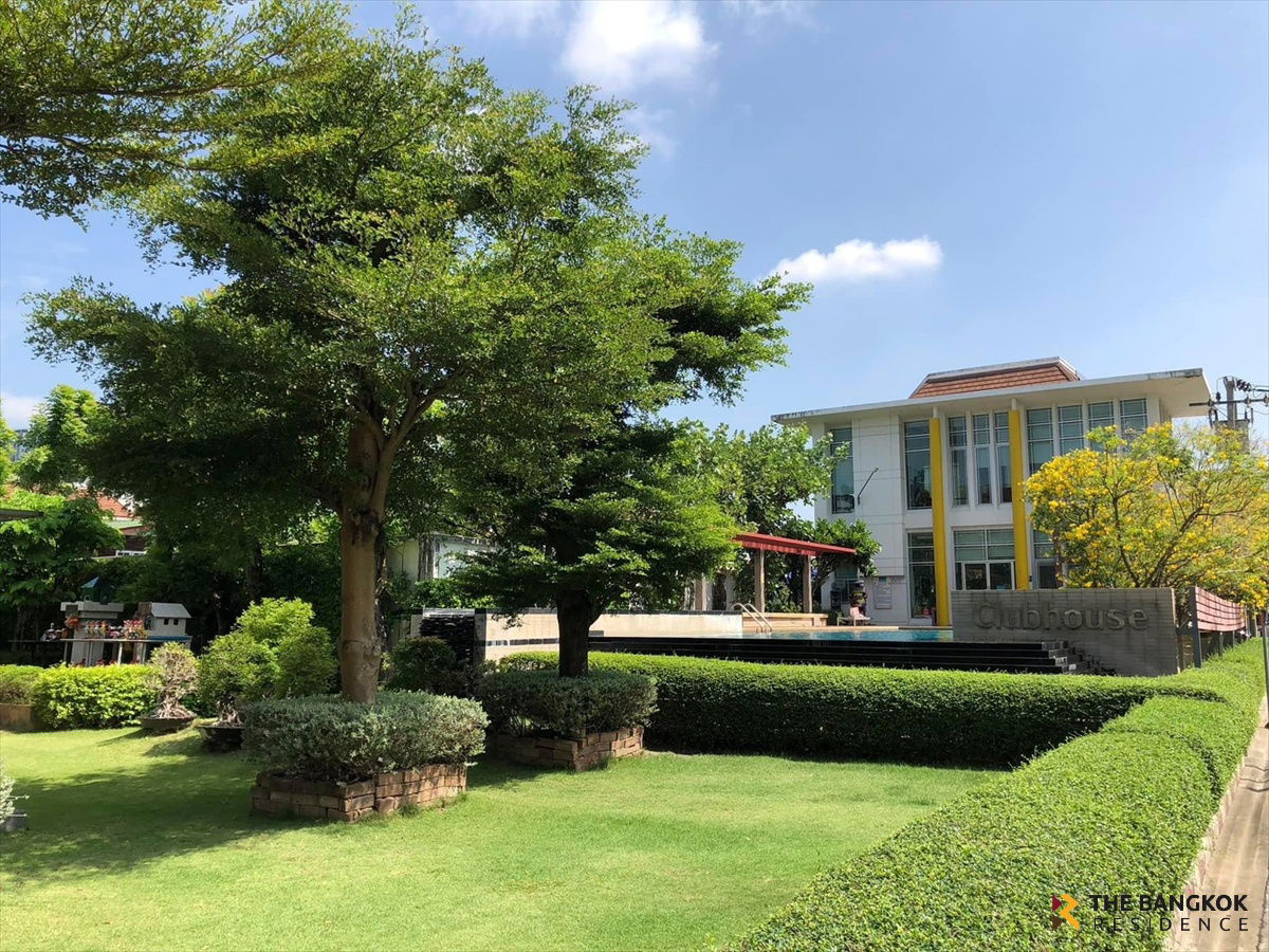 picture ð  3-Storey Townhome, Baan Klang Muang SathornâTaksin 1 in the heart of SathornâTaksin area, near BTS Wutthakat - 11/11