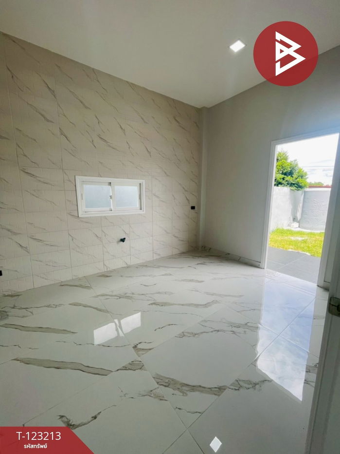 รูป  171.8 ตรว ขายบ้านเดี่ยวพูลวิลล่าสไตล์อังกฤษ ใจกลางศรีราชา โครงการ Happiness Home Sriracha ใกล้เซ็นทรัล ศรีราชา พร้อมอยู่  - รูปที่ 2/15