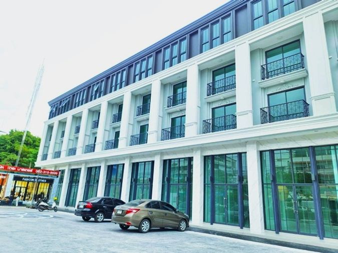 Onnut68-78 MRT SiNut 1.32 km. 4.5-story commercial building for rent 20sq.wa. 360 sq.m. 1.2 km. fro