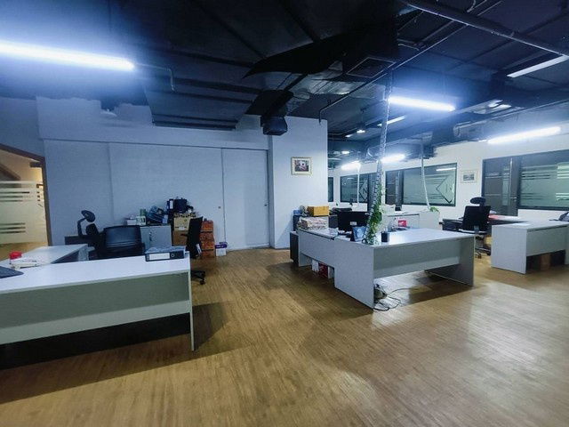 picture FOR SALE  OFFICE PROPERTY  70000000 BAHT. - 4/8