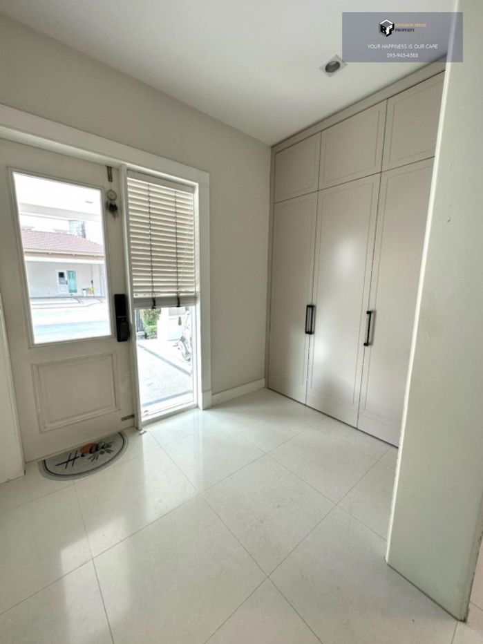 picture Ladawan Rama 2 | Luxury house with elevator (Built-in) luxury modern classic #2025102912639 - 9/17