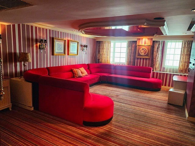 รูป ให้เช่า อาคาร4ชั้น 2ตึก ขนาดใหญ่ โชว์รูม KTV ผับ บาร์ สุขุมวิท55 BTSทองหล่อ 300ม. DONKI Mall 302ตรว. 2502ตรม. ห้อง VIP Ballroom คอนเสริต - รูปที่ 5/8