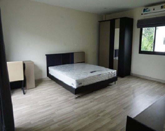 รูป ให้เช่าทาวน์โฮม 3 ชั้น หมู่บ้าน Villa Albero วิลล่า อัลเบลโล่ ซอยกรุงเทพกรีฑา 15/1 / เฟอร์นิเจอร์ครบ / แอร์ 4 เครื่อง /  อยู่อาศัยเท่านั้น  - รูปที่ 9/12