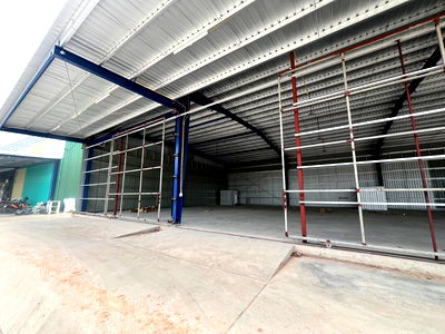 เช่าโรงงาน วัดศรีดอนชัยป่าตึงงาม (วัดแม่เก็ดน้อย) : ให้เช่าโกดัง Stock สินค้าทำเลเด่นใกล้เมือง   1  ห้องน้ำ   ที่จอดรถ 2-4  คัน