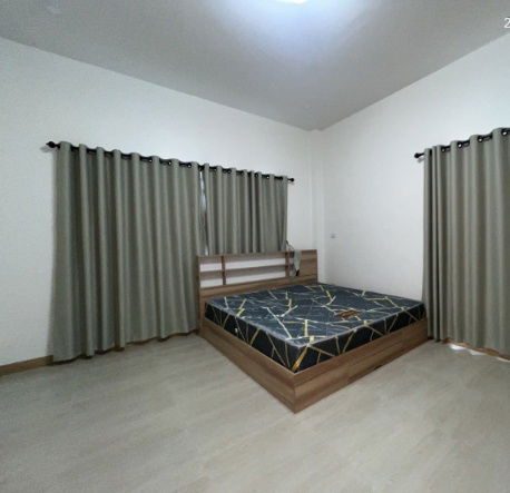 picture  Single storey house for rent with 3 bedrooms,2 toilets and 1 kitchen.  - 6/10