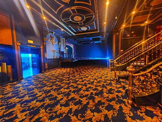 รูป ให้เช่า อาคาร4ชั้น 2ตึก ขนาดใหญ่ โชว์รูม KTV ผับ บาร์ สุขุมวิท55 BTSทองหล่อ 300ม. DONKI Mall 302ตรว. 2502ตรม. ห้อง VIP Ballroom คอนเสริต - รูปที่ 1/8