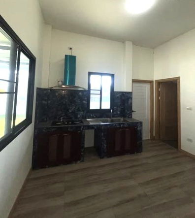 picture  Single storey house for rent with 3 bedrooms,2 toilets and 1 kitchen.  - 5/10