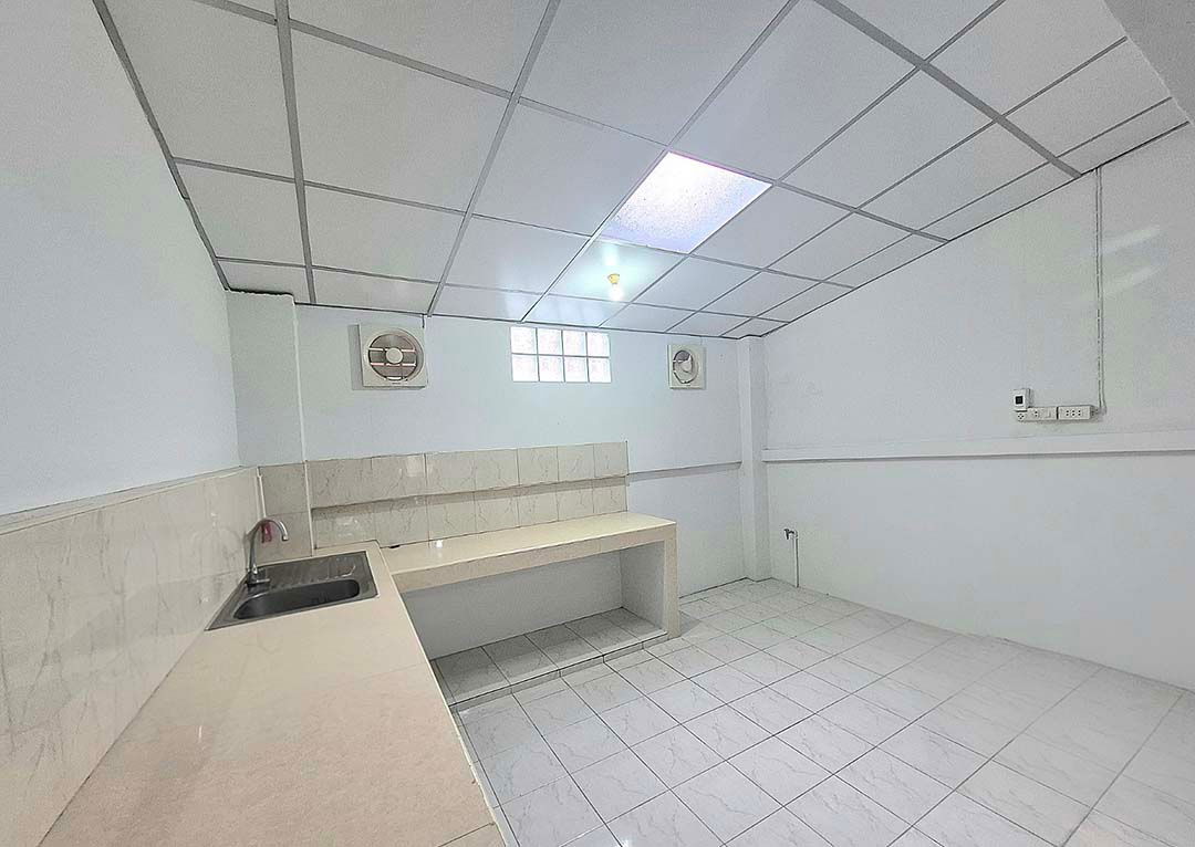 picture For sale: 3-storey townhouse, Soi Rewadee 28, good condition, ready to move in. - 8/15