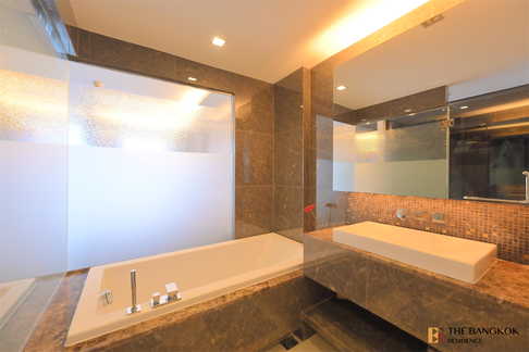 คอนโดที่เป็นที่สุดด้านทำเล ดิ แอดเดรส สุขุมวิท 61 ใกล้ BTS สถานีเอกมัย