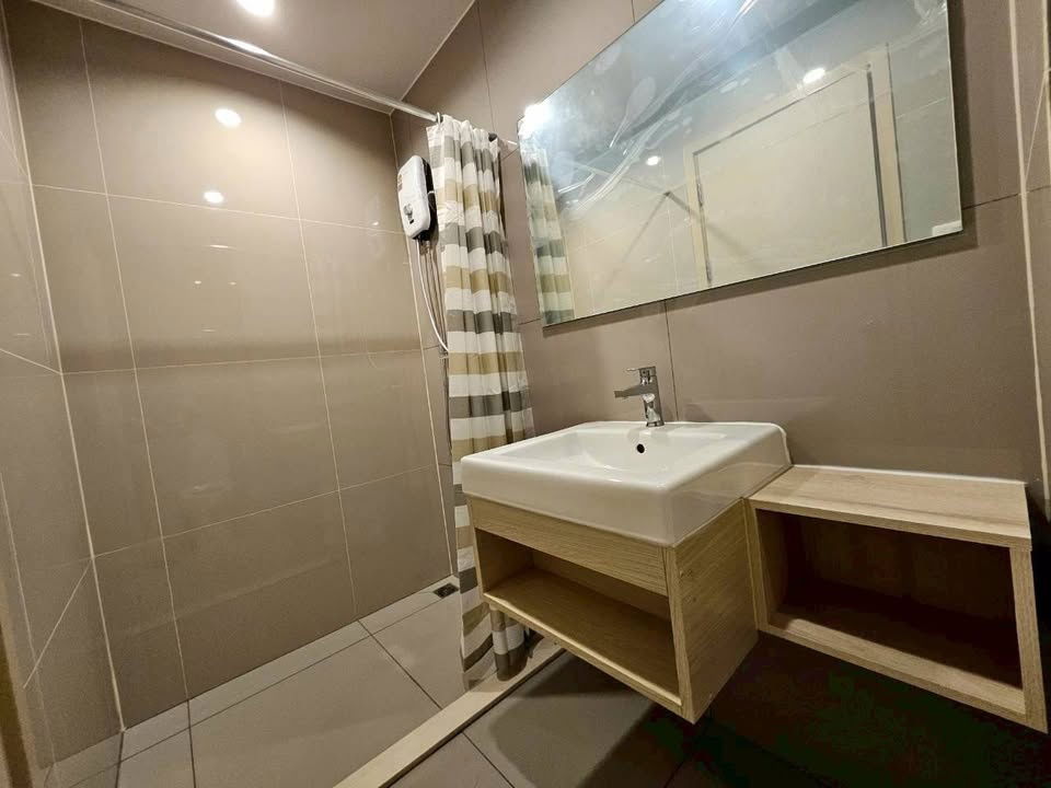 picture For rent !! Nue Noble Ngamwongwan |9K. per month |  22 sq.m.  1Bed1Bath  27th Floor - 2/4