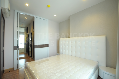 Ivy Ampio near MRT Cultural Center of Thailand Station Cool Condo, Central City Location