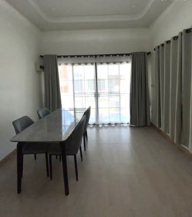 picture  Single storey house for rent with 3 bedrooms,2 toilets and 1 kitchen.  - 4/10