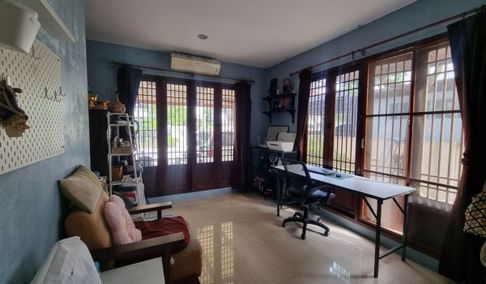 Single detached house in Pruksa Village 30 the season, Chaengwattana