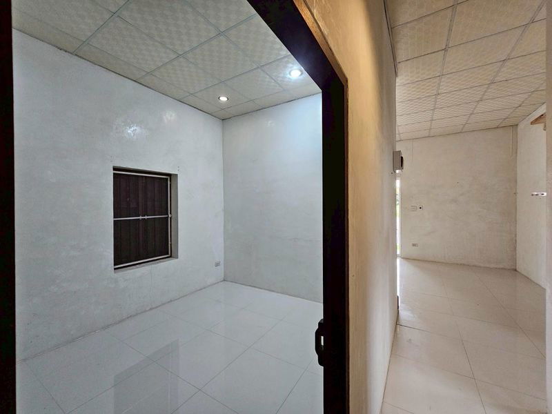 รูป ให้เช่าบ้าน ทำเลค้าขาย ติดถนนคอนกรีต (ทางไปบ้านเพ) พิกัด บ้านช่น ระยอง - รูปที่ 9/10