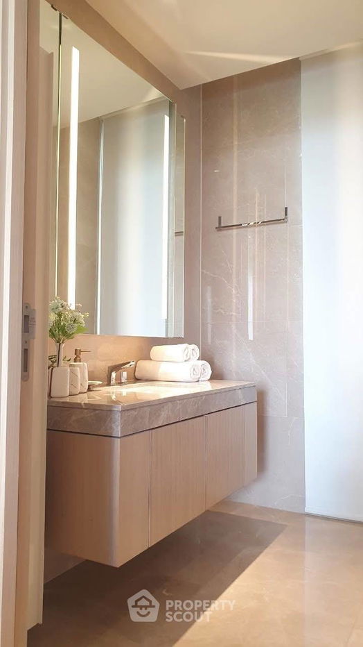 picture 2-BR Condo at Magnolias Waterfront Residences near BTS Saphan Taksin (ID 2380800) - 8/21