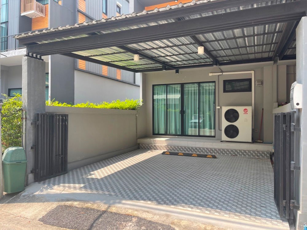 picture FOR RENT: 3-Story Townhome at Eco Space Bangna | The Perfect Home Office | 3 Bed/3 Bath | Prime Location near Mega Bangna | 20 Mins to BKK Airport - 2/8