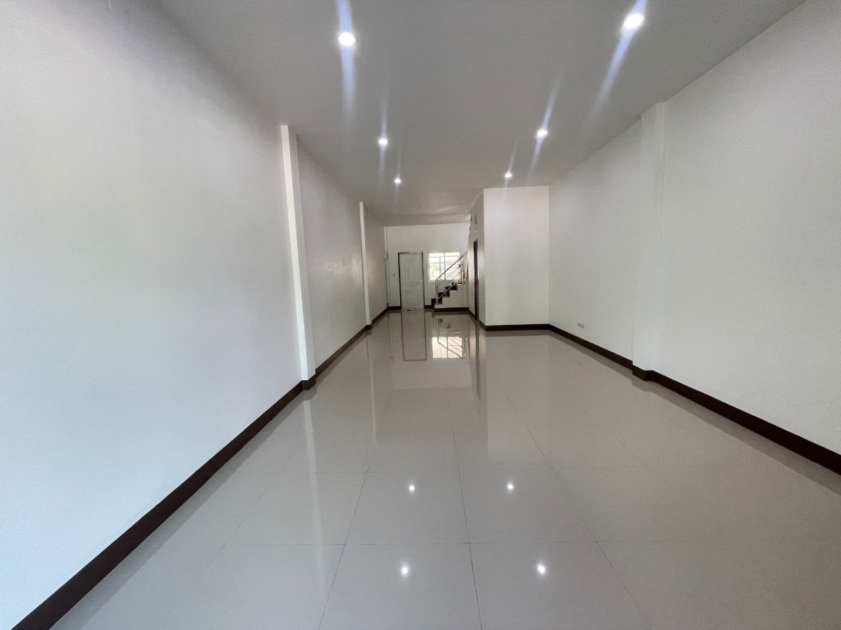 รูป ให้เช่าอาคารพาณิชย์สองชั้น  2 ห้องนอน 2 ห้องน้ำ 1  ห้องครัว  1  ที่จอดรถ - รูปที่ 3/16