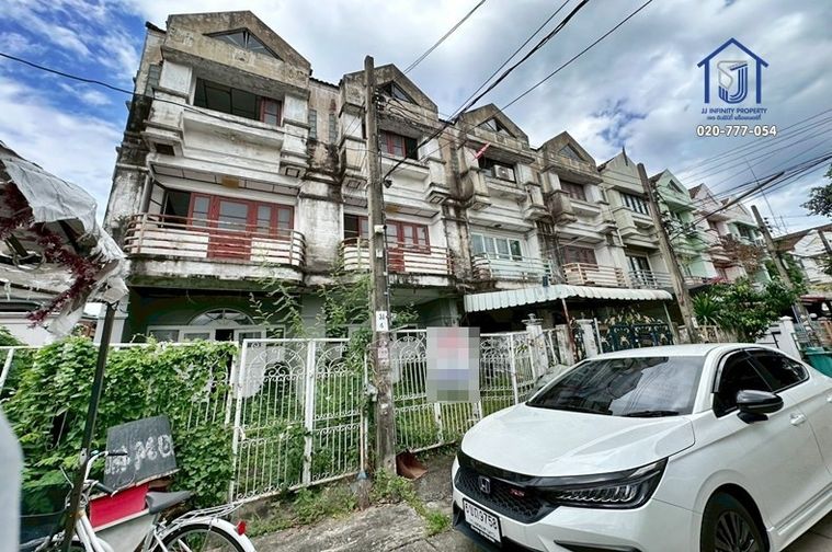 ขายทาวน์โฮม 8 ห้องนอน 350 ตร.ม. 61 ตร.ว. เขตคันนายาว