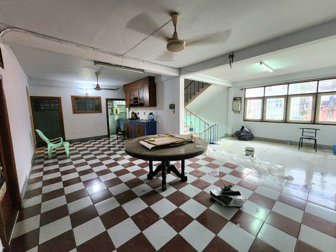 7-bed townhouse for rent, 250 sqm, 55 sq wah, Bang Na