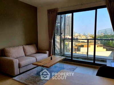 Condos for sale : Pet-Friendly 1-BR 45 Sqm Condo At The Lofts Ekkamai, 200m To BTS Ekkamai (ID 687619)