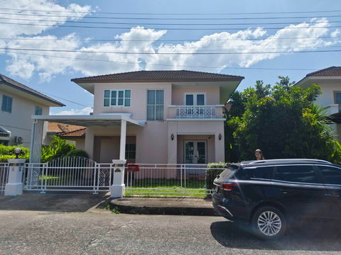 ให้เช่าบ้านเดี่ยวสองชั้น  3 ห้องนอน 2 ห้องน้ำ 1  ห้องครัว  1  ที่จอดรถ