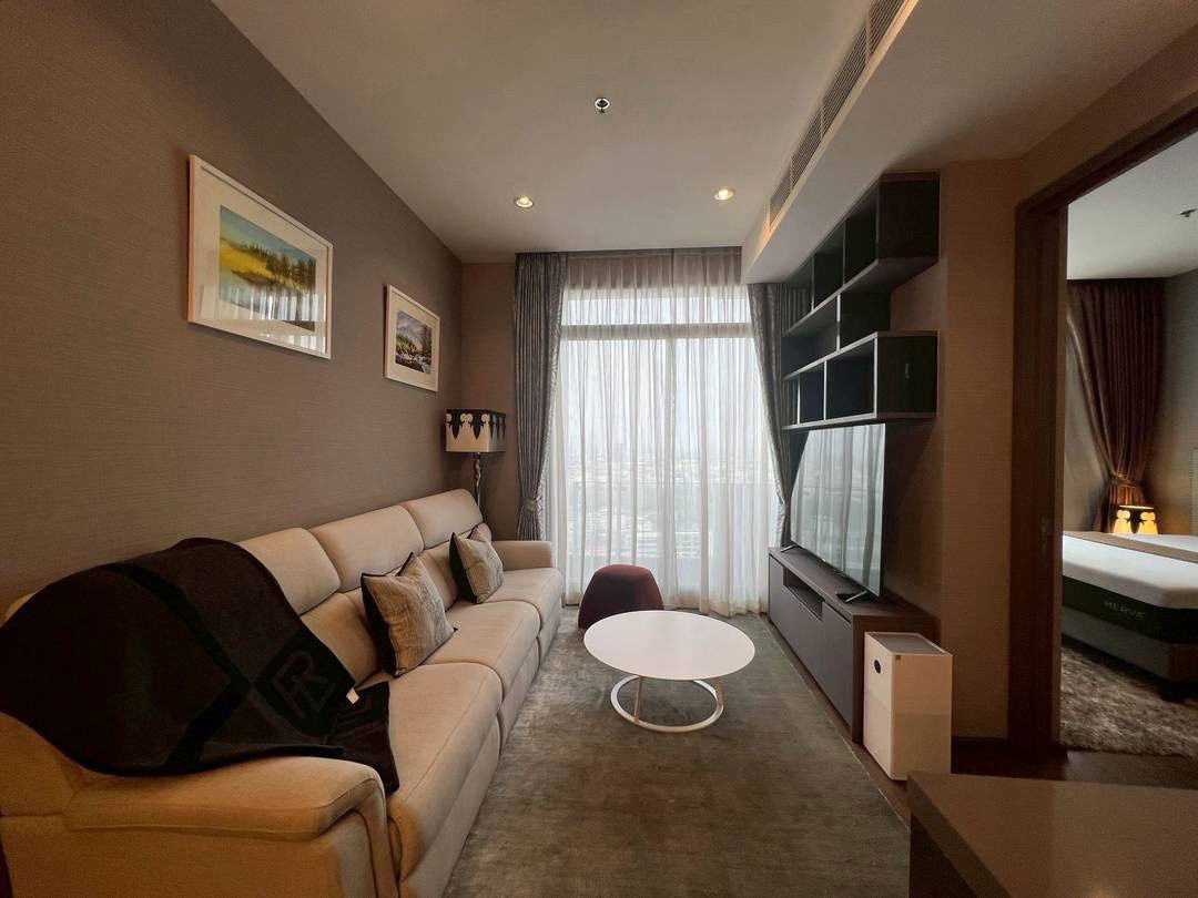 picture ST342 The Diplomat Sathorn Experience elevated living in the heart of Sathorn fully furnished and move-in ready. - 8/10