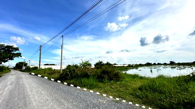 ที่ดิน รร.วชิราวุธวิทยาลัย : ขายที่ดินเปล่า เนื้อที่ 23-1-96 ไร่ ถนนสารีบุตร แขวงทับยาว เขตลาดกระบัง กทม.