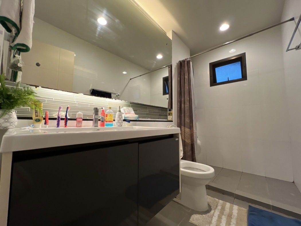 รูป ให้ เช่า บ้านเดี่ยวหรู เศรษฐสิริ -กรุงเทพกรีฑา ใกล้ BTS สายสีเหลือง สถานีศรีกรีฑา เงียบสงบ เป็นส่วนตัว - รูปที่ 8/12