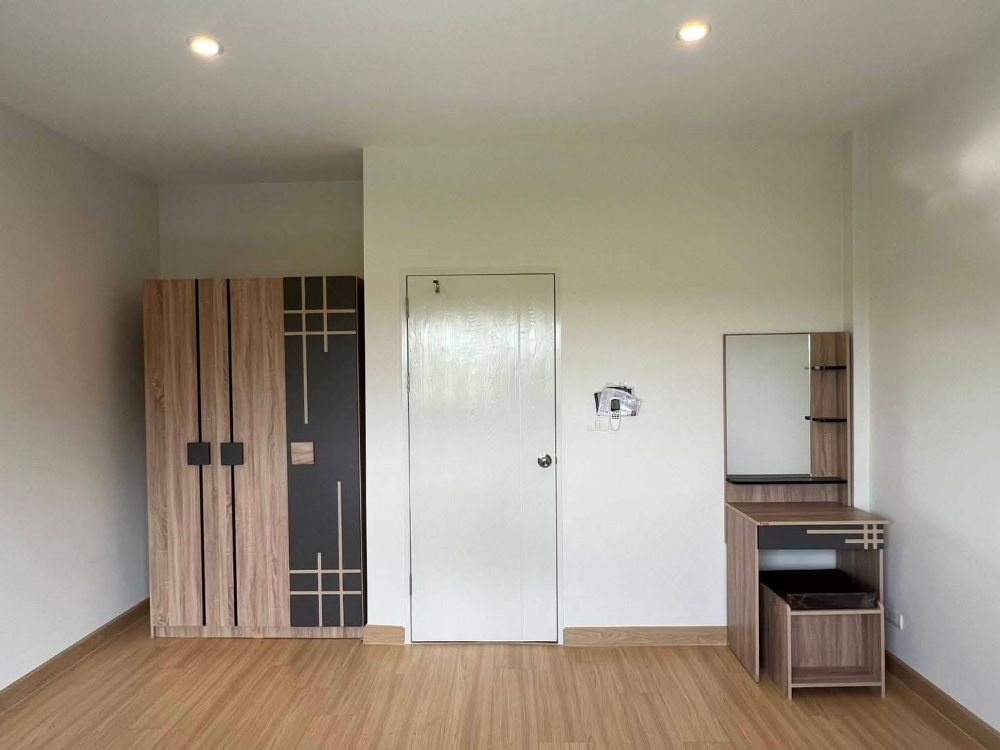 รูป ให้เช่าบ้านทาวน์โฮม 2 ชั้น ( มือหนึ่ง ) โนโววิลล์ คลอง 1 ซอย รังสิต - นครนายก 19 20 ตร.ว. ธัญบุรี ใกล้เซียร์รังสิต ใกล้ฟิวเจอร์พาร์ครังสิต - รูปที่ 11/14