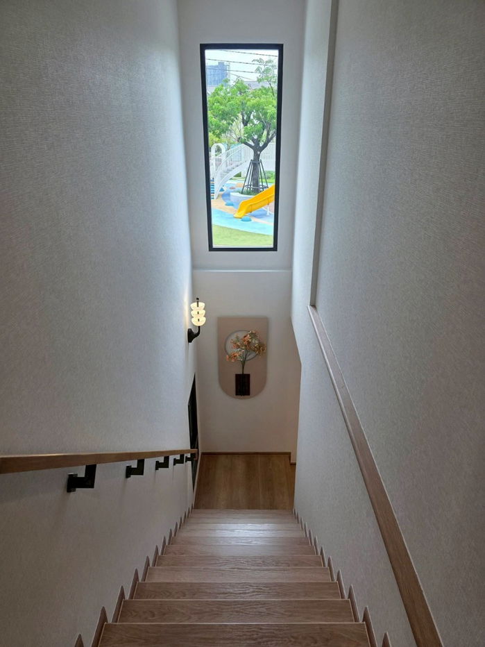 รูป 💎 บ้านให้เช่า Centro บางนา – หน้าสวนหลังใหญ่ ตกแต่งครบ หรูพร้อมอยู่ 4 ห้องนอน 5 ห้องน้ำ หัวมุม หน้าสวน ไม่มีบ้านตรงข้าม เห็นวิวสวนจากเกือบทุกห้อง! - รูปที่ 9/20