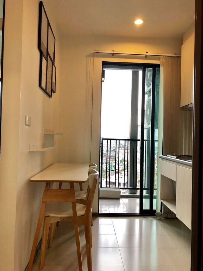 picture For Rent 🔥 The Base Park West 🔥Fully furniture and ready to move in >>contact us  Line@assetrootz  - 6/8