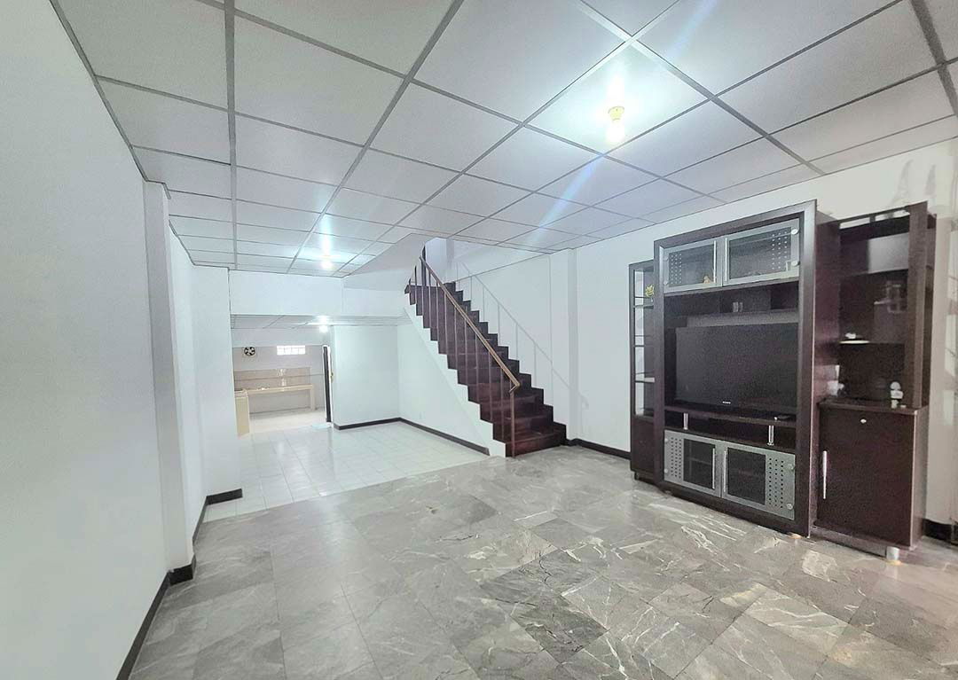 picture For sale: 3-storey townhouse, Soi Rewadee 28, good condition, ready to move in. - 2/15