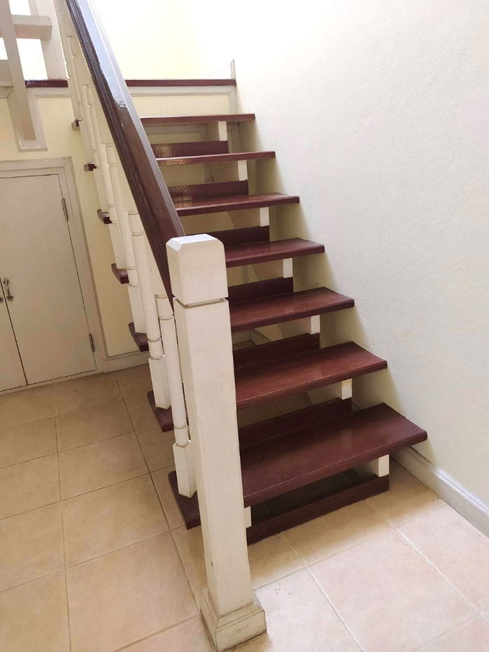 picture Two storey house for rent with 3 bedrooms,2 toilets and 1 kitchen.  - 6/10