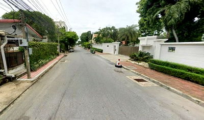 ที่ดิน ถนนศรีนครินทร์ : ขายที่ดินแปลงใหญ่ในซอยพัฒนาการ 40 เนื้อที่ 400 ตร.วา